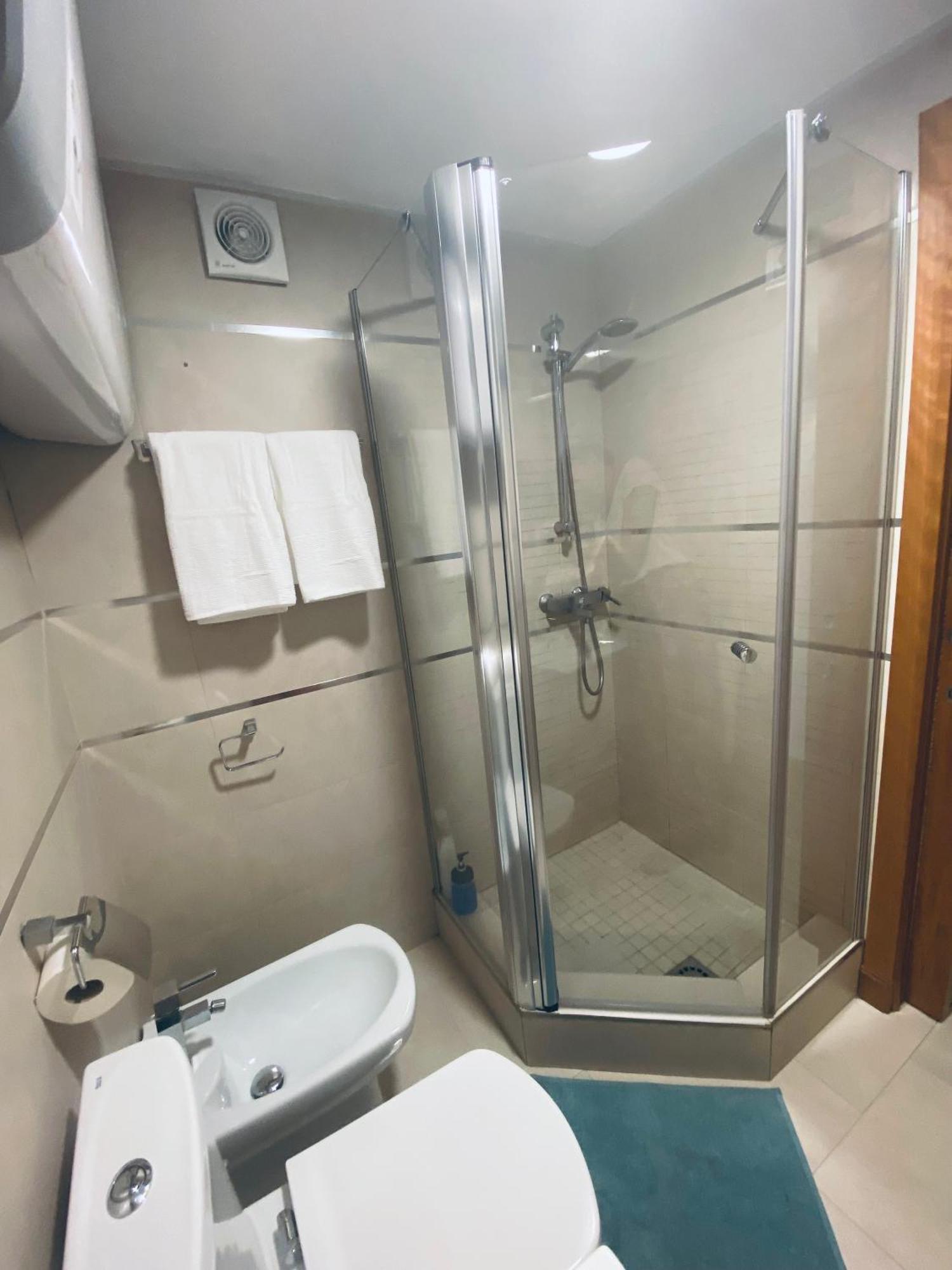 Apartamentos Puzzle Madrid Sol Eksteriør billede